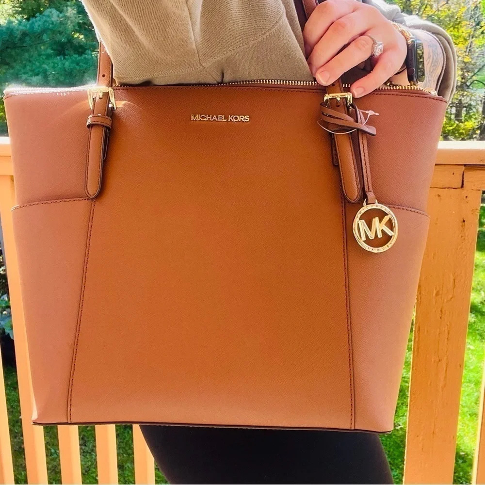 Michael Kors Jet Set East West Large Tote Crossgrain Leather NWT - Picture 6 of 6